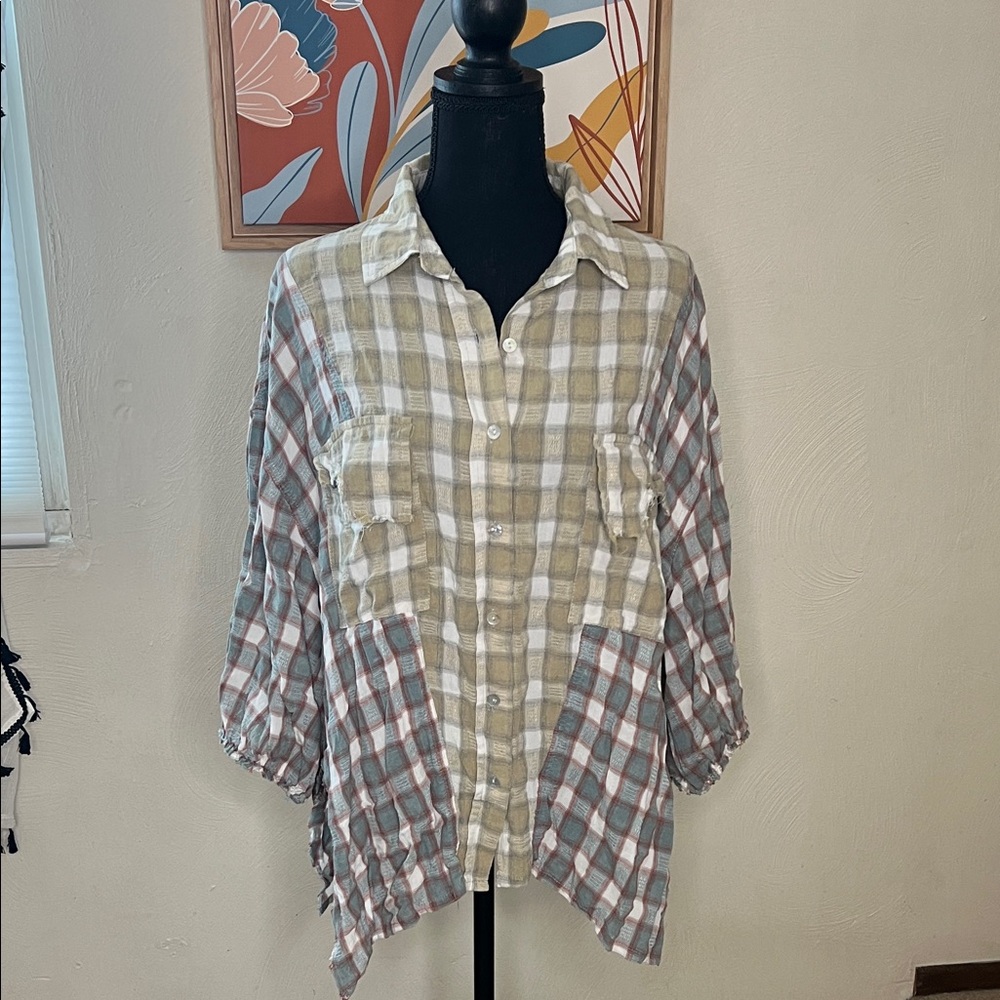 POL Mixed Plaid Button-Down Shirt in Beige, White & Gray